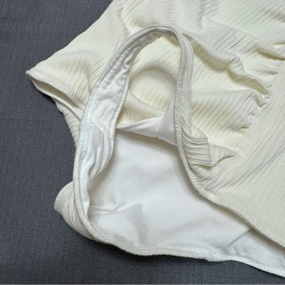 Lovers + Friends One Piece Swim Suit Cream Ribbed Scrunch - Picture 6 of 6